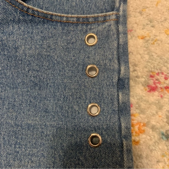Honey Punch Denim Shorts with grommet detail—Size M - Picture 3 of 5
